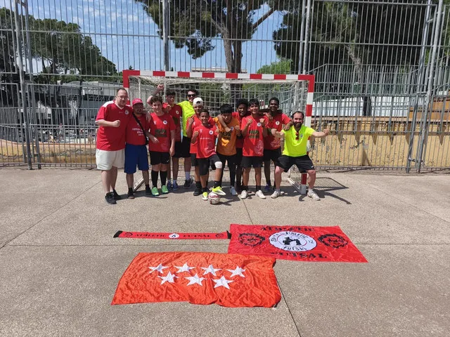 Equipo de Athletic Futsal reunido durante un torneo del club